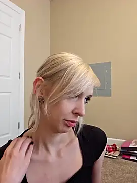 AmethystFoxx online show from 09-13-25, 06:51