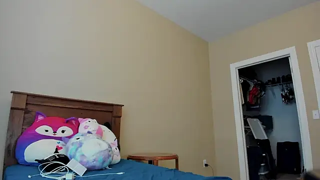 AmethystFoxx online show from 10-02-25, 07:32