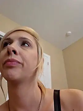 AmethystFoxx online show from 10-05-25, 05:44