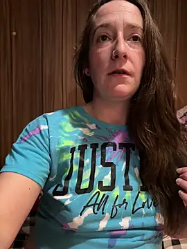 Mini And The Bear online show from 02-13-26, 07:10