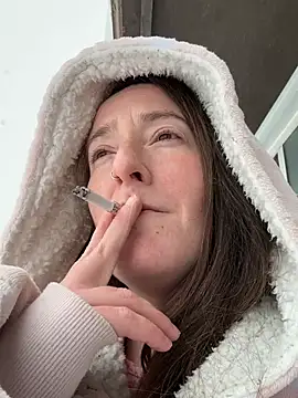 Mini And The Bear online show from 02-19-26, 07:43