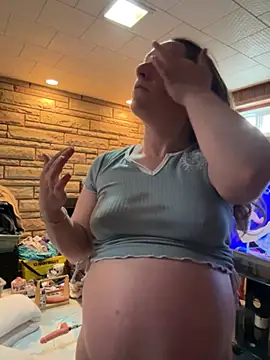 Mini And The Bear online show from 04-25-26, 05:10