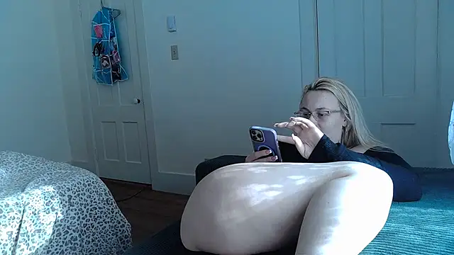 Snapshot of ashleyblaydex chatting on 02-08-26, 07:28 ashleyblaydex online show from 02-08-26, 07:28