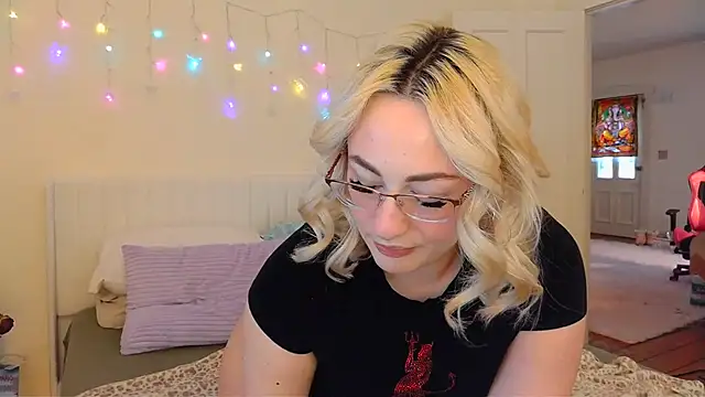 Snapshot of ashleyblaydex chatting on 02-17-26, 08:59 ashleyblaydex online show from 02-17-26, 08:59