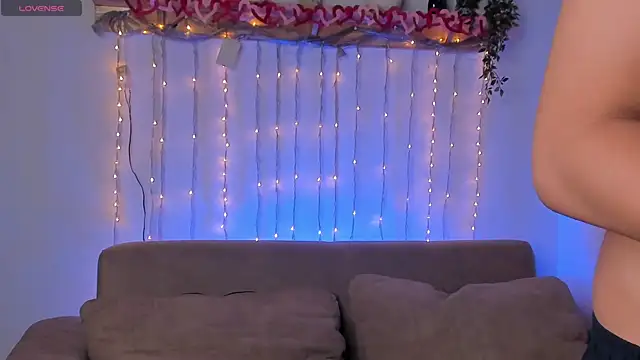 tomdrew69 online show from 04-11-26, 02:49