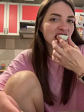 SeducingYoghourt online show from 04-01-26, 03:42