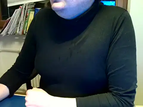 Snapshot of makau1 chatting on 12-20-24, 11:26 makau1 online show from 12-20-24, 11:26