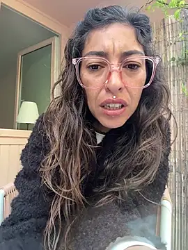 amanilouve online show from 04-21-26, 06:09