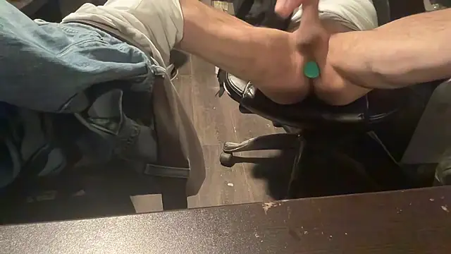 eddieeatsass online show from 01-14-26, 08:47