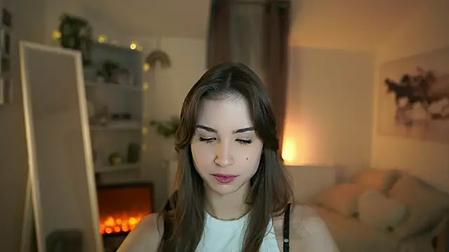 Snapshot of Abella_Danger_X chatting on 01-21-25, 09:57 Abella Danger X online show from 01-21-25, 09:57