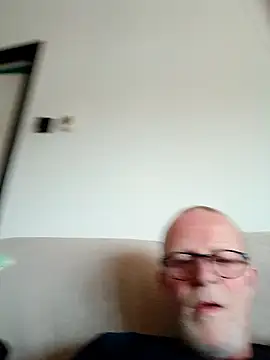 Snapshot of ClubbyEuphory chatting on 01-09-26, 01:14 ClubbyEuphory online show from 01-09-26, 01:14