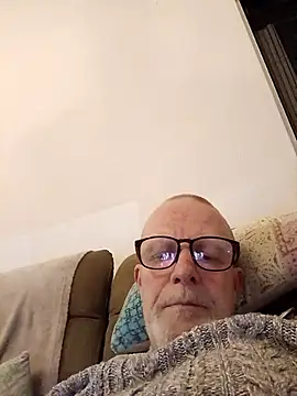 Snapshot of ClubbyEuphory chatting on 02-18-26, 06:26 ClubbyEuphory online show from 02-18-26, 06:26