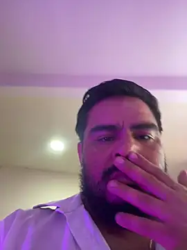 Snapshot of MichaelBear_ chatting on 01-09-26, 06:10 MichaelBear online show from 01-09-26, 06:10