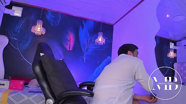 Snapshot of MichaelBear_ chatting on 01-11-26, 06:46 MichaelBear online show from 01-11-26, 06:46