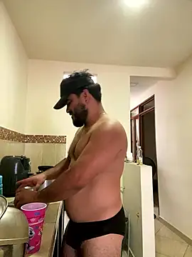 Snapshot of MichaelBear_ chatting on 01-12-26, 06:24 MichaelBear online show from 01-12-26, 06:24