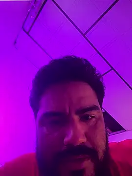 Snapshot of MichaelBear_ chatting on 01-17-26, 08:01 MichaelBear online show from 01-17-26, 08:01