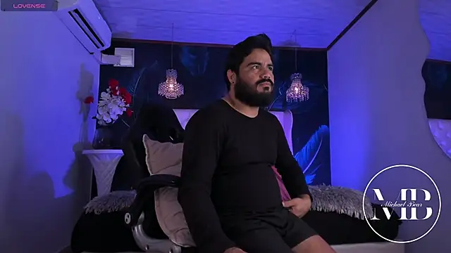 Snapshot of MichaelBear_ chatting on 02-09-26, 01:26 MichaelBear online show from 02-09-26, 01:26