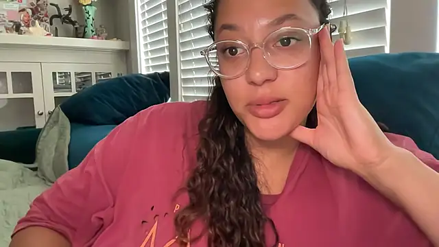 dreamyriri online show from 06-23-26, 11:47