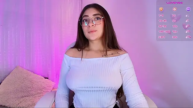 Snapshot of Samii_Evans chatting on 12-03-24, 04:58 Samii Evans online show from 12-03-24, 04:58