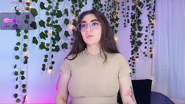 Snapshot of Samii_Evans chatting on 10-11-25, 06:12 Samii Evans online show from 10-11-25, 06:12