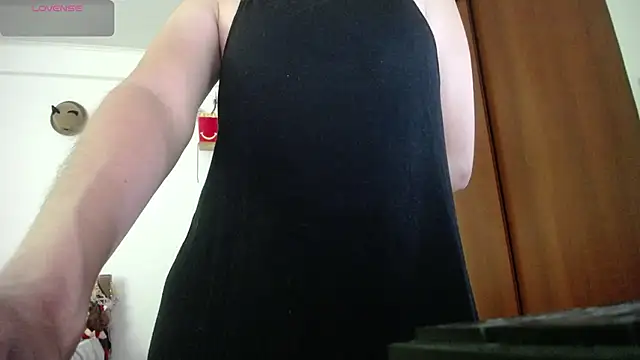 Snapshot of Moon_lunita chatting on 02-10-26, 07:18 Moon lunita online show from 02-10-26, 07:18