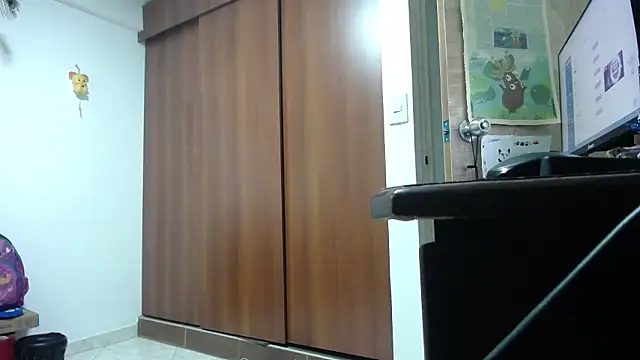 Snapshot of Moon_lunita chatting on 03-04-26, 04:29 Moon lunita online show from 03-04-26, 04:29