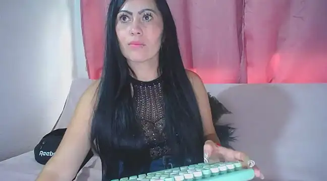 Snapshot of Tania_mature chatting on 02-18-25, 10:14 Tania mature online show from 02-18-25, 10:14