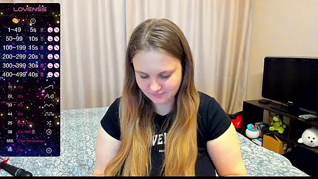 Snapshot of AlanaBrox chatting on 12-28-24, 11:30 AlanaBrox online show from 12-28-24, 11:30