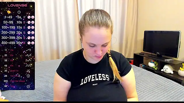 Snapshot of AlanaBrox chatting on 01-14-25, 11:42 AlanaBrox online show from 01-14-25, 11:42