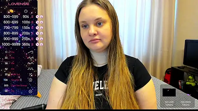 Snapshot of AlanaBrox chatting on 02-18-25, 10:05 AlanaBrox online show from 02-18-25, 10:05