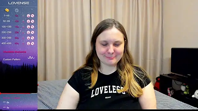 Snapshot of AlanaBrox chatting on 03-19-25, 06:01 AlanaBrox online show from 03-19-25, 06:01