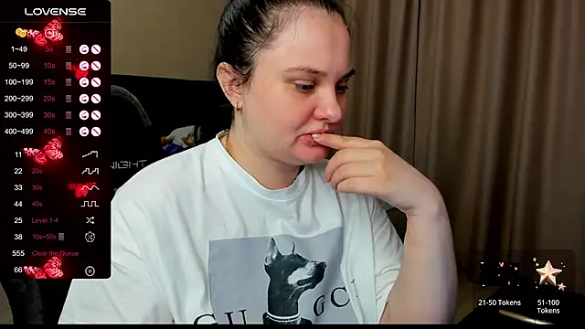 Snapshot of AlanaBrox chatting on 10-19-25, 10:10 AlanaBrox online show from 10-19-25, 10:10