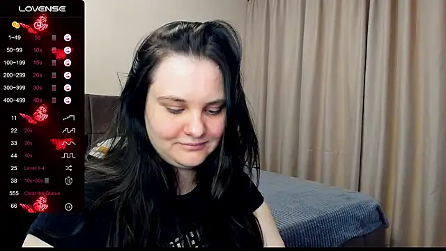 Snapshot of AlanaBrox chatting on 10-31-25, 03:24 AlanaBrox online show from 10-31-25, 03:24