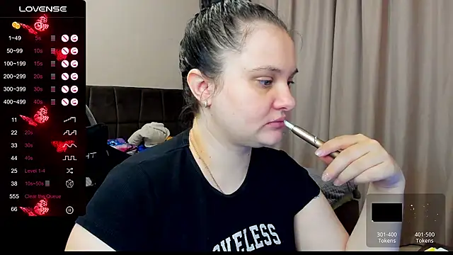 Snapshot of AlanaBrox chatting on 11-05-25, 01:33 AlanaBrox online show from 11-05-25, 01:33