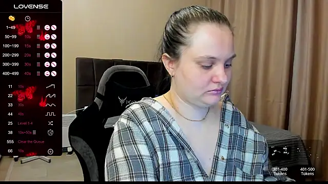 Snapshot of AlanaBrox chatting on 12-15-25, 12:26 AlanaBrox online show from 12-15-25, 12:26