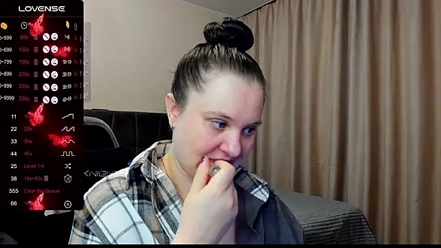 Snapshot of AlanaBrox chatting on 12-16-25, 12:37 AlanaBrox online show from 12-16-25, 12:37