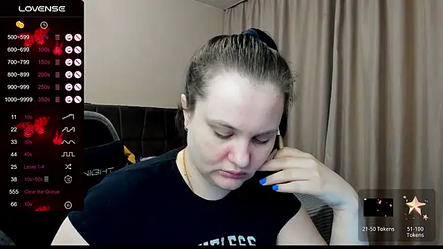 Snapshot of AlanaBrox chatting on 12-21-25, 03:24 AlanaBrox online show from 12-21-25, 03:24