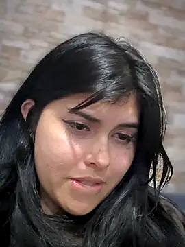 Alyaa s online show from 10-25-25, 04:42