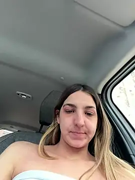 Snapshot of DoriDeluxe66 chatting on 05-13-26, 12:13 DoriDeluxe66 online show from 05-13-26, 12:13
