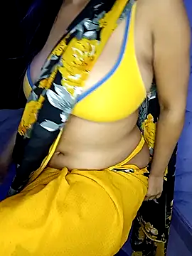 Snapshot of Ms_Divya chatting on 01-21-25, 10:52 Ms Divya online show from 01-21-25, 10:52