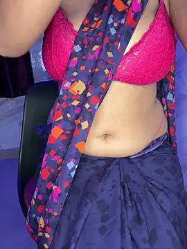 Snapshot of Ms_Divya chatting on 03-15-25, 03:27 Ms Divya online show from 03-15-25, 03:27