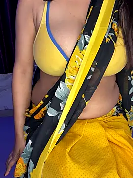 Snapshot of Ms_Divya chatting on 11-04-25, 10:58 Ms Divya online show from 11-04-25, 10:58