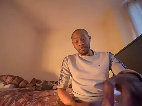 Snapshot of CuzzyB69 chatting on 03-03-25, 07:21 CuzzyB69 online show from 03-03-25, 07:21