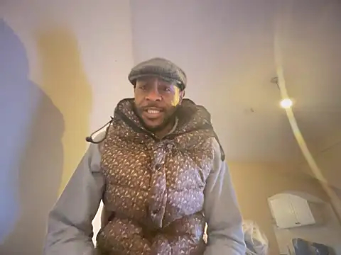 Snapshot of CuzzyB69 chatting on 03-11-25, 12:50 CuzzyB69 online show from 03-11-25, 12:50