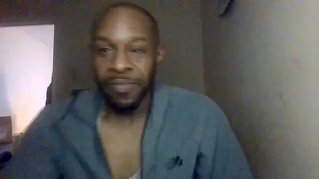 Snapshot of CuzzyB69 chatting on 11-25-25, 02:44 CuzzyB69 online show from 11-25-25, 02:44