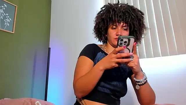 karlye 5 online show from 04-21-26, 06:12