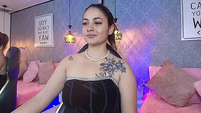 Snapshot of Emiily_W chatting on 02-07-25, 09:58 Emiily W online show from 02-07-25, 09:58