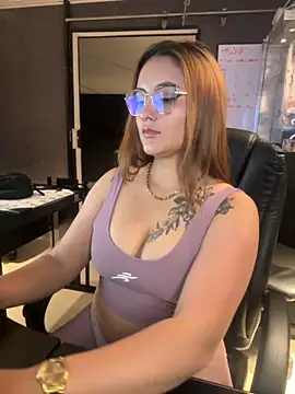 Snapshot of Emiily_W chatting on 09-30-25, 09:14 Emiily W online show from 09-30-25, 09:14