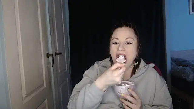 ryhhnnagold99 online show from 04-08-26, 04:29