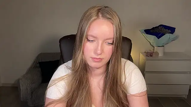 EvaMaddison online show from 04-20-26, 08:43